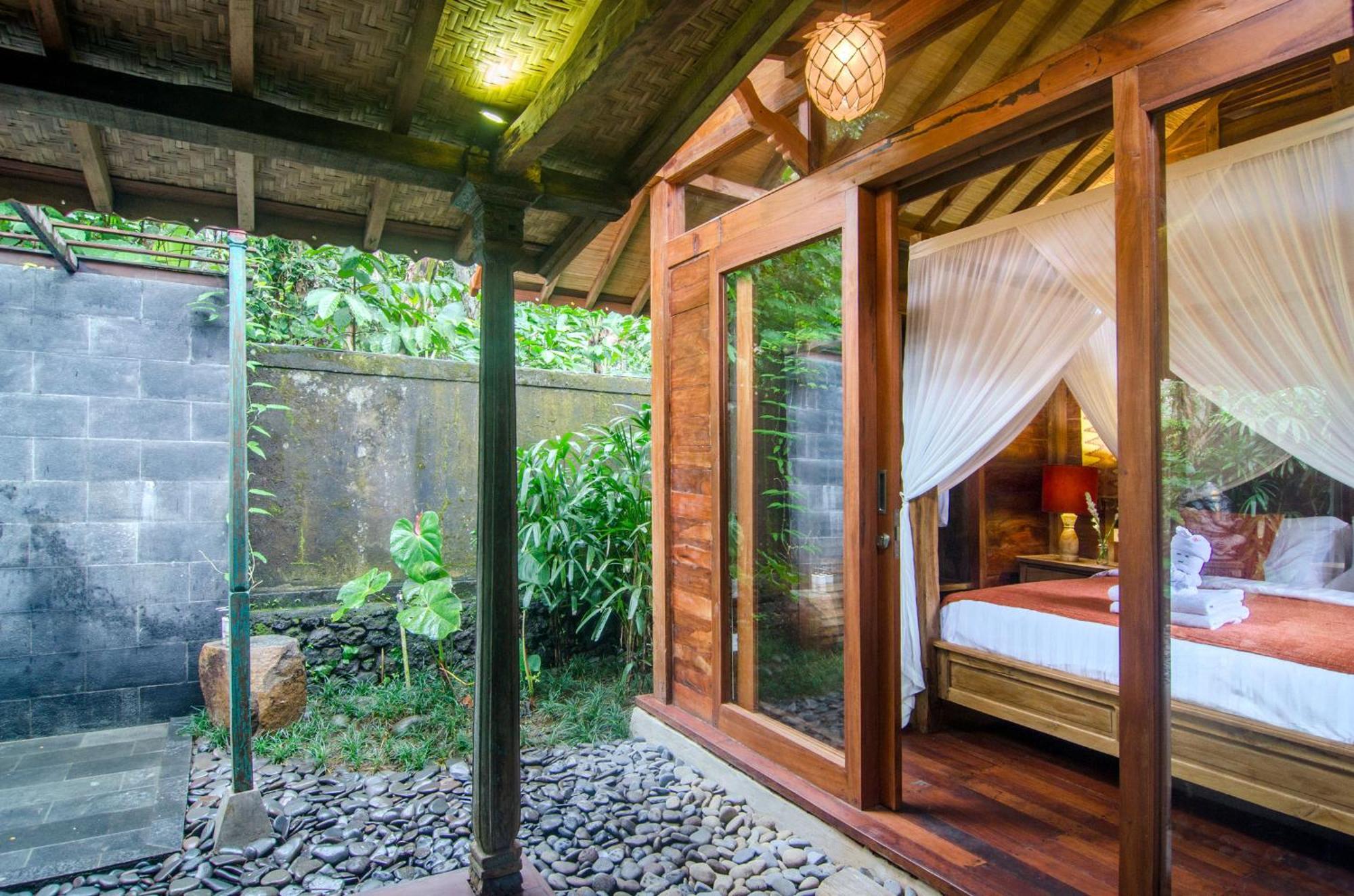 Dewi Tara Haven Payangan Quarto foto
