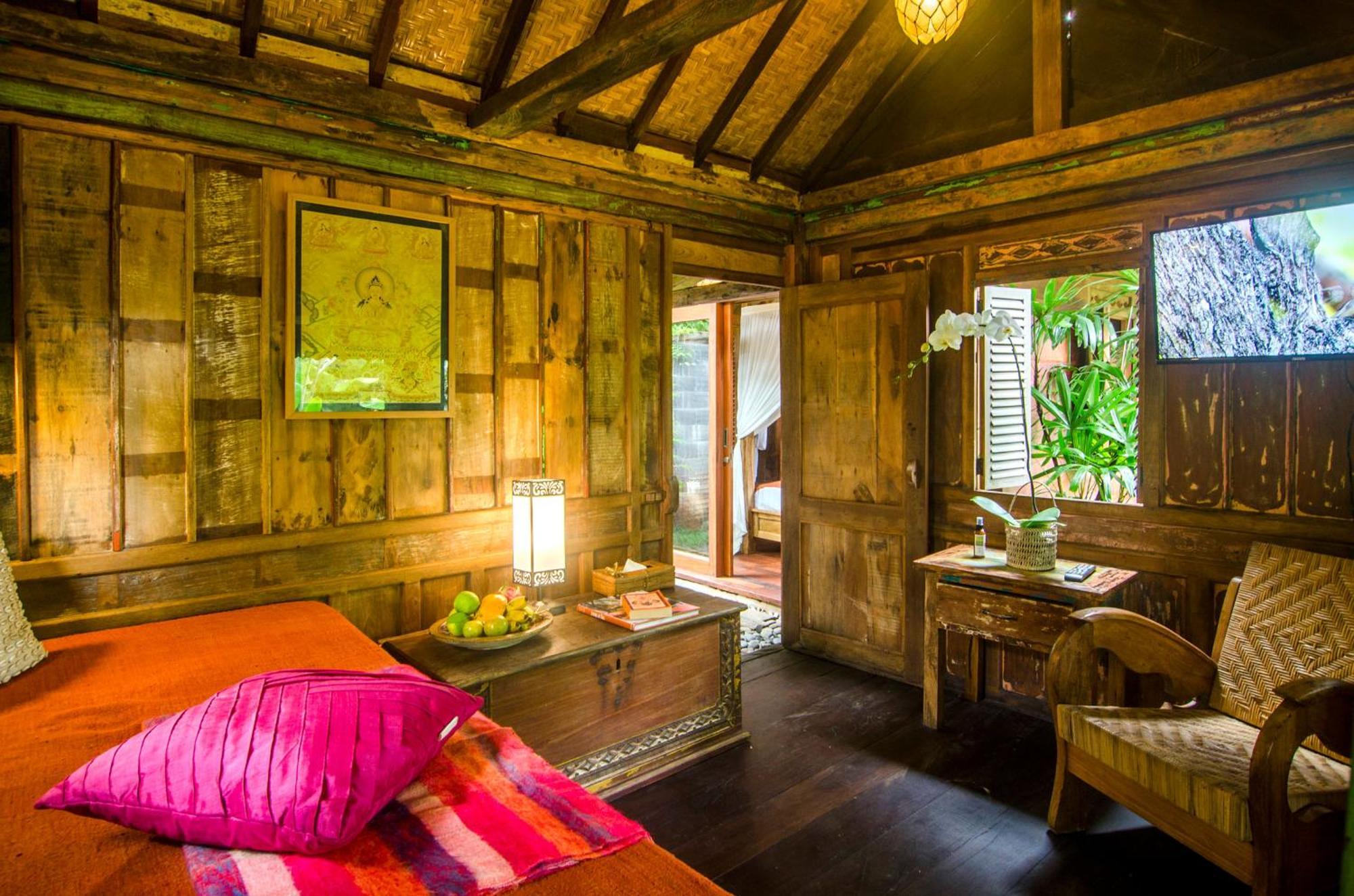 Dewi Tara Haven Payangan Quarto foto