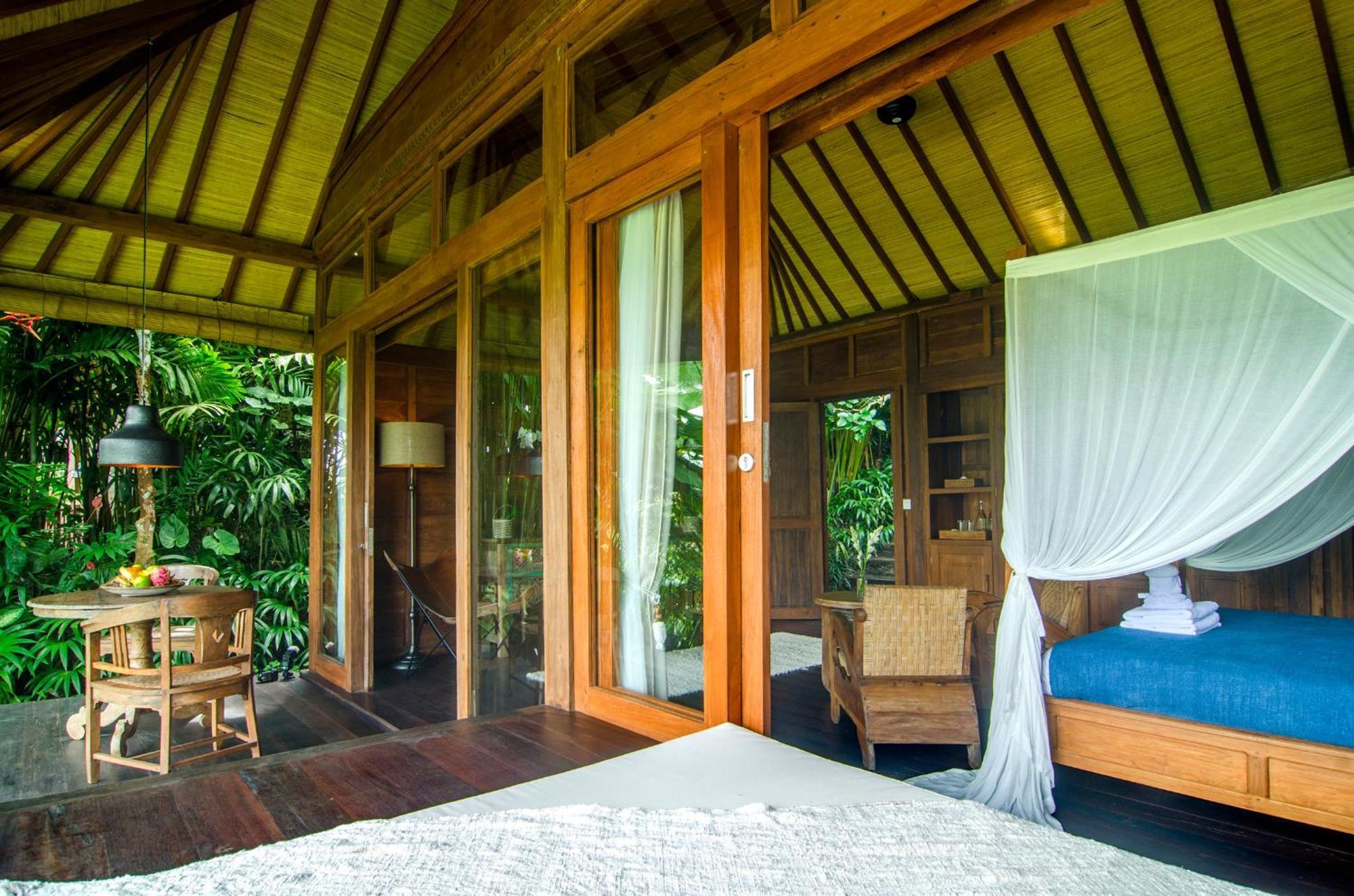 Dewi Tara Haven Payangan Quarto foto
