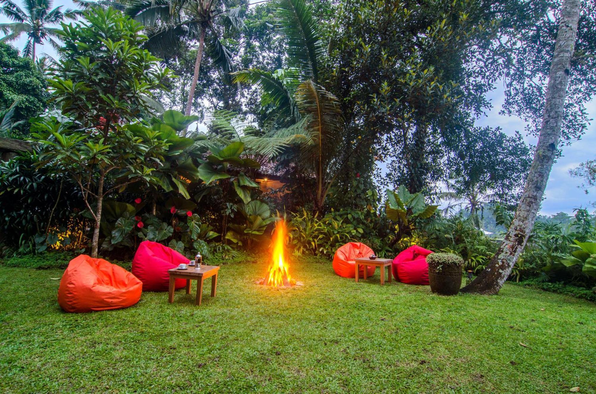 Dewi Tara Haven Payangan Quarto foto