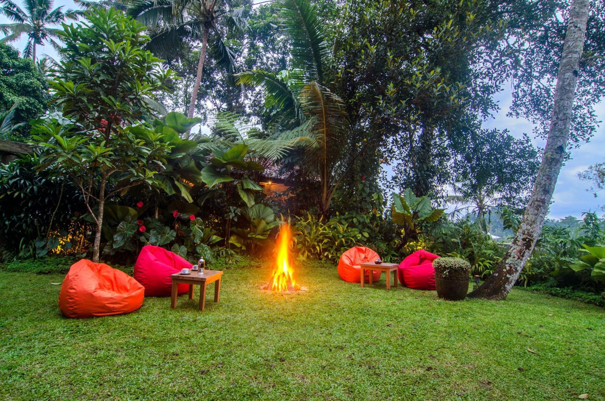 Dewi Tara Haven Payangan Quarto foto